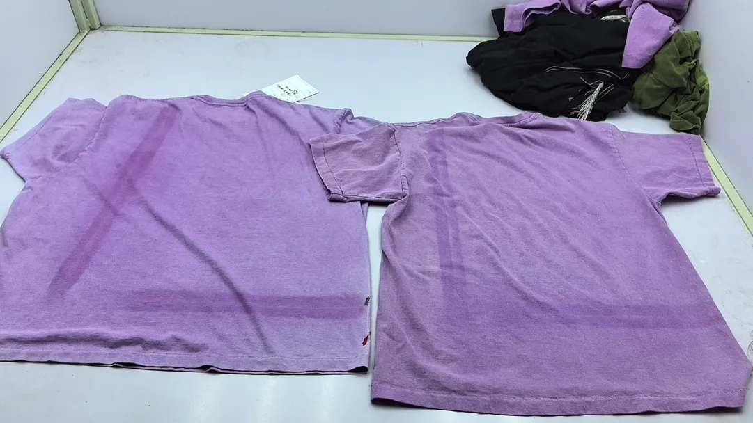 Dyeing/washing and distressing process proofing GALLERY DEPT VINTAGE LOGO PAINTED TEE PURPLE Purple ink distressed short sleeves Retro English pocket TEE Purple S-XL Ready-made garment dyeing Fried salt distressing Hand-sewn plaster bone Very heavy work Manufacturing deep and light fading process Hand-splashed ink graffiti Genuine acrylic material